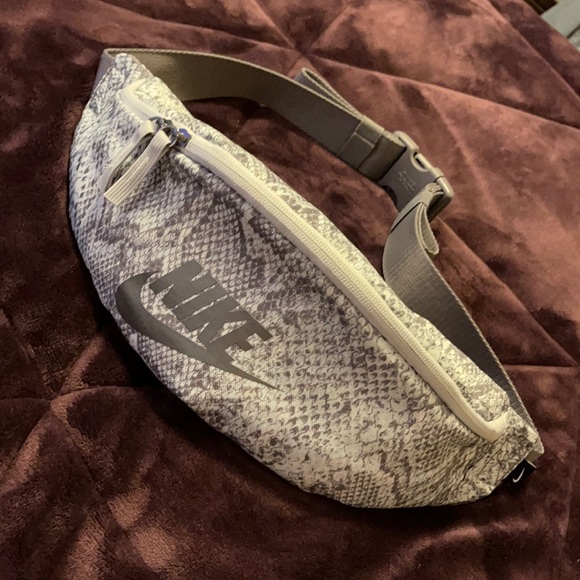 Nike Other - Nike Hip pack